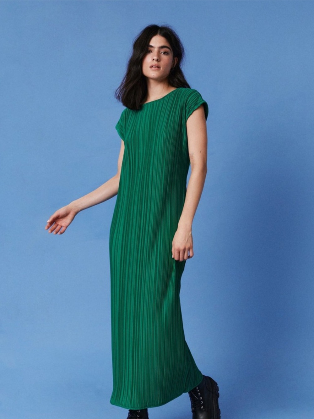 Nasty Gal Emerald Green Pleated Maxi Dress with Cap Sleeves